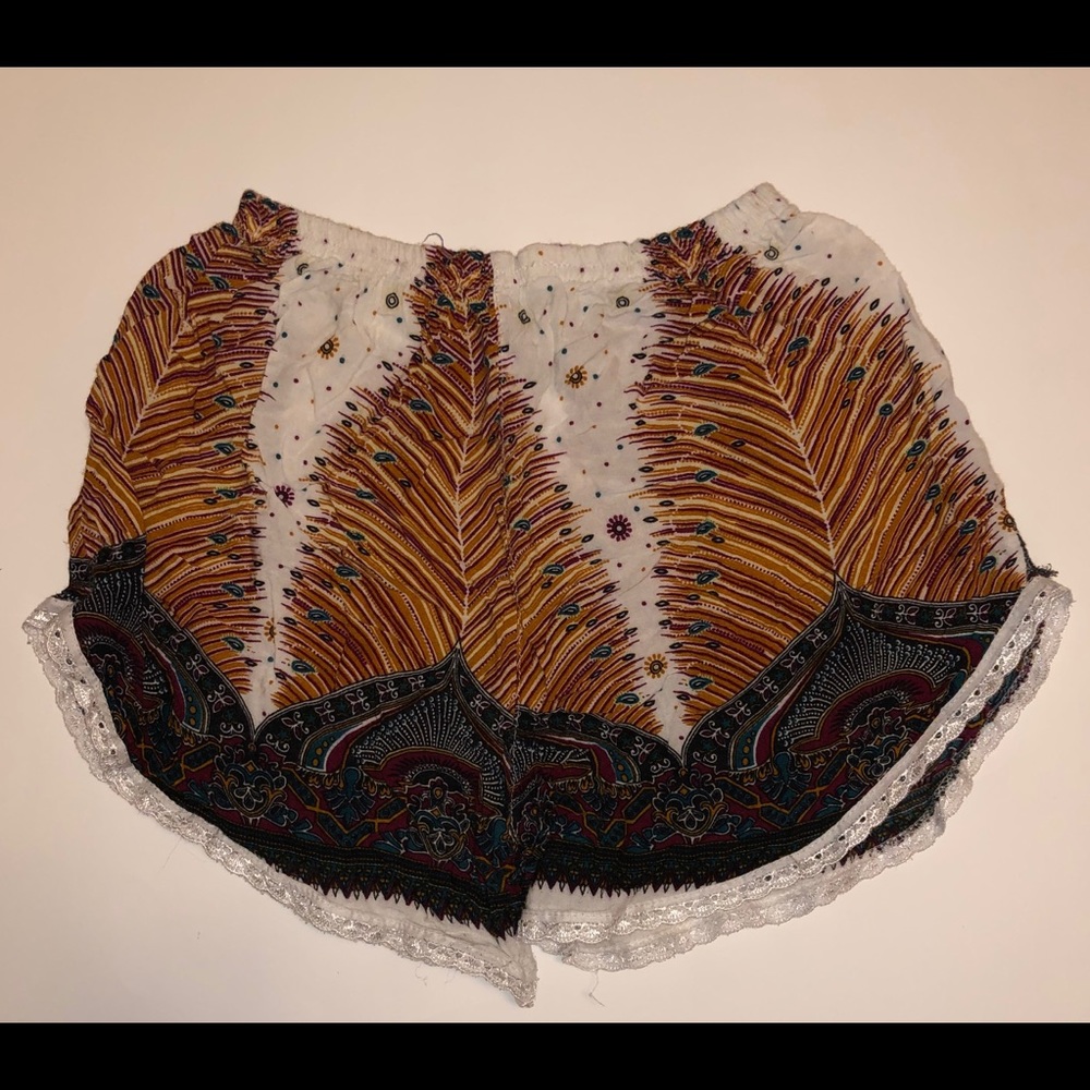 Used Women’s Kathmandu Imports Shorts!!